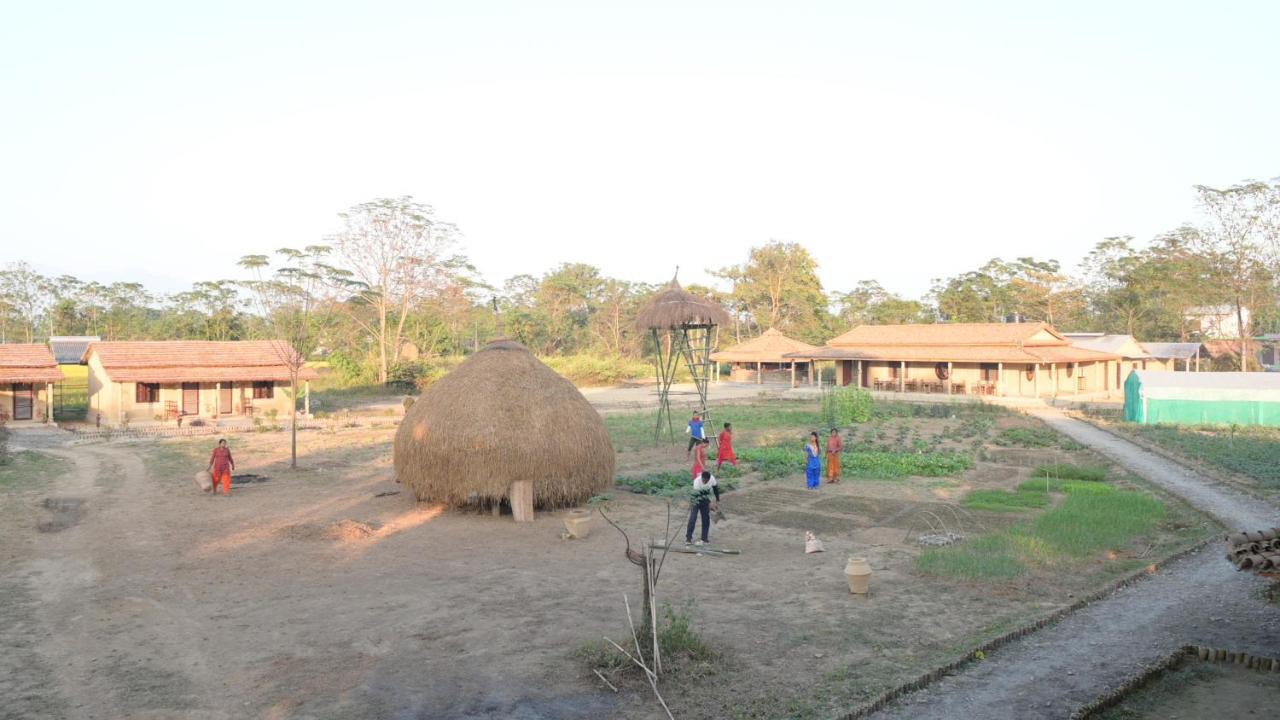 Tharu Community Lodge Kawasoti Exteriör bild